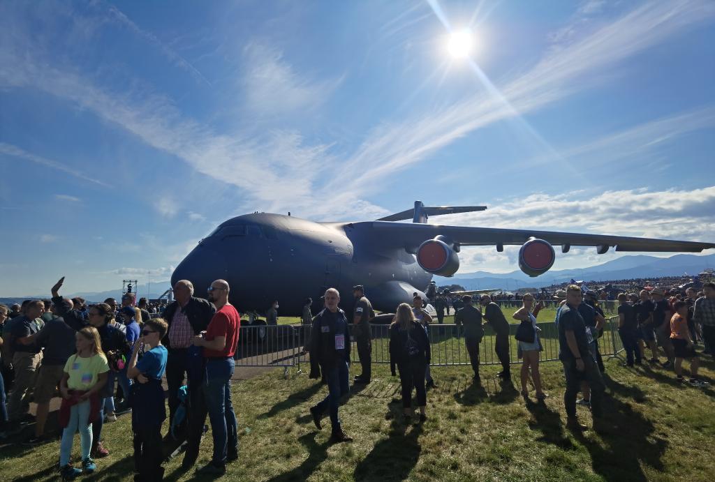 中國空軍運(yùn)-20飛機(jī)亮相奧地利“空中力量-2022”航展